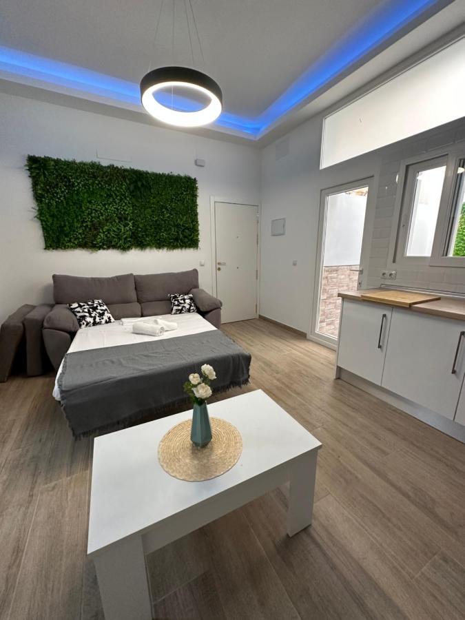 Sky Garden Malaga Centro Apartment Exterior foto