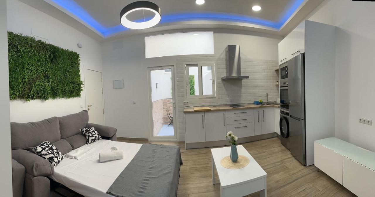 Sky Garden Malaga Centro Apartment Exterior foto